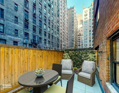 East 56th Street - Photo Thumbnail 2