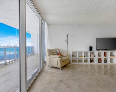 16711 Collins Ave - Photo Thumbnail 6