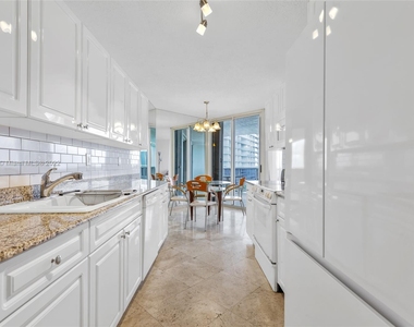 16711 Collins Ave - Photo Thumbnail 11