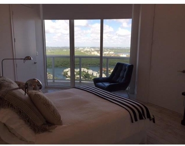 16001 Collins Ave - Photo Thumbnail 11