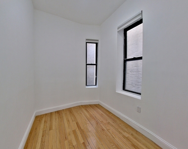 620 East 11th Street - Photo Thumbnail 2