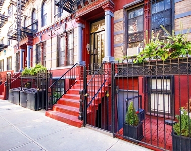 East 11th Street, New York, NY 10009 - Photo Thumbnail 8