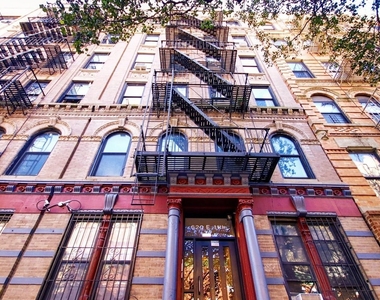 East 11th Street, New York, NY 10009 - Photo Thumbnail 6