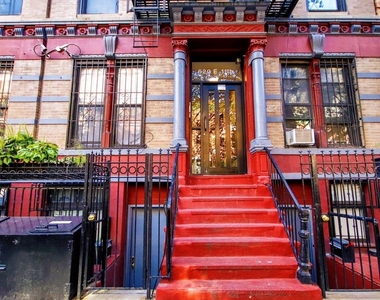 East 11th Street, New York, NY 10009 - Photo Thumbnail 7