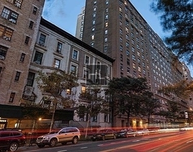 West 86th Street - Photo Thumbnail 3