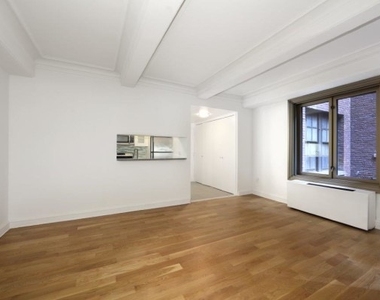 101 West 55th Street - Photo Thumbnail 7