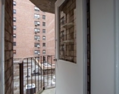 77 West 15th Street - Photo Thumbnail 4