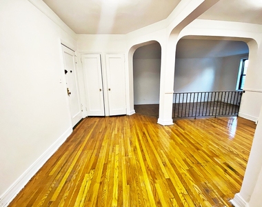 260 Ocean Parkway - Photo Thumbnail 11