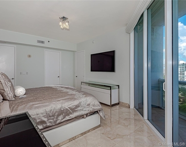 16001 Collins Ave - Photo Thumbnail 16