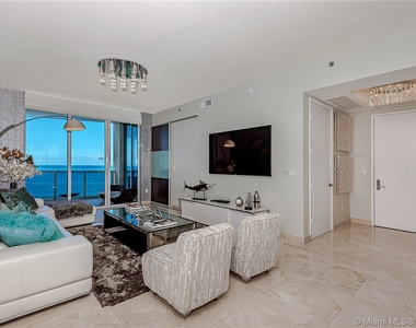 16001 Collins Ave - Photo Thumbnail 1