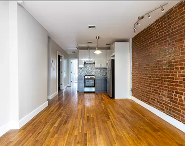 302 Sumpter Street #2 - Photo Thumbnail 2