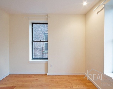 662 Park Place - Photo Thumbnail 3