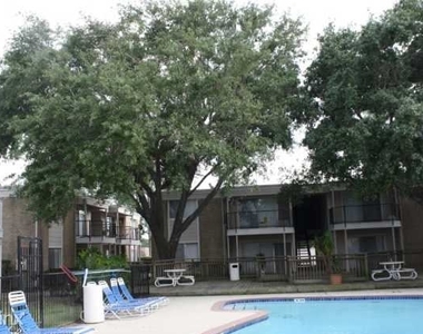 738 Bateswood Dr - Photo Thumbnail 3