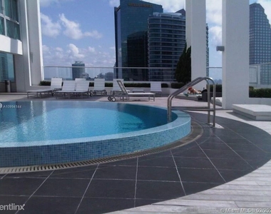 500 Brickell Ave - Photo Thumbnail 30