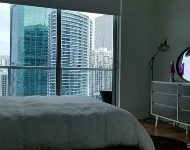 500 Brickell Ave - Photo Thumbnail 21