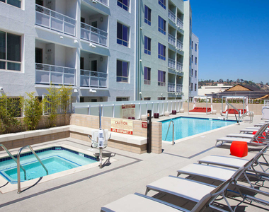 639 N. Broadway - Photo Thumbnail 36