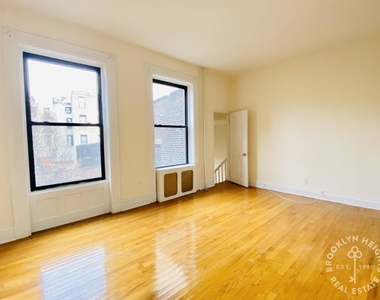 139 Joralemon St - Photo Thumbnail 2