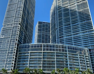 485 Brickell Ave - Photo Thumbnail 29