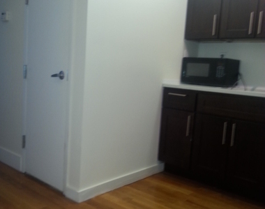 1253 Lincoln Place - Photo Thumbnail 2