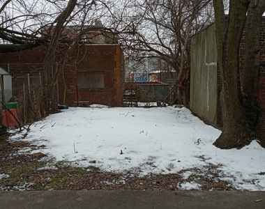 1128 Everett Street - Photo Thumbnail 10