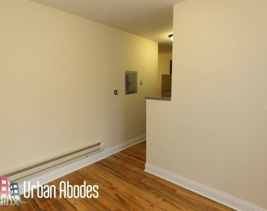 555 W Arlington Pl 929 - Photo Thumbnail 5