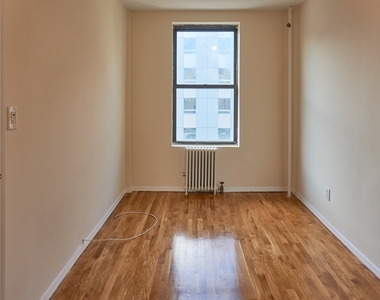 24-35 Steinway Street - Photo Thumbnail 15