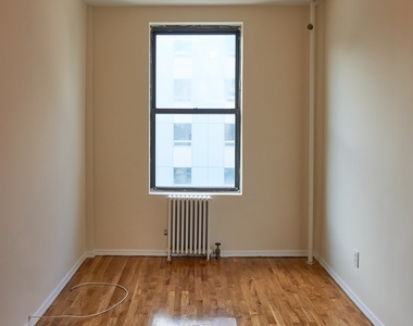 24-35 Steinway Street - Photo Thumbnail 7