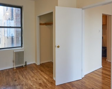 24-35 Steinway Street - Photo Thumbnail 9