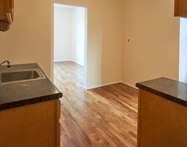 24-35 Steinway Street - Photo Thumbnail 3