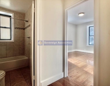 213 Bennett Avenue - Photo Thumbnail 7