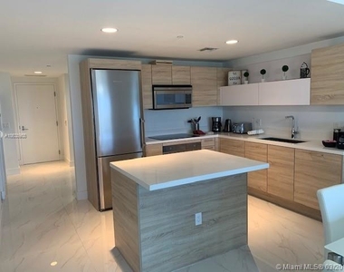 16385 Biscayne Blvd - Photo Thumbnail 12