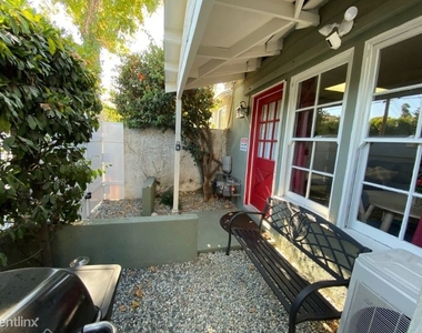 5147 Riverton Ave 2 - Photo Thumbnail 17