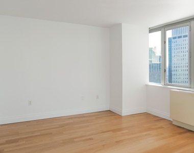 150 East 44th Street - Photo Thumbnail 1