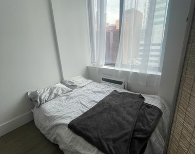 271 West 47th Street - Photo Thumbnail 6