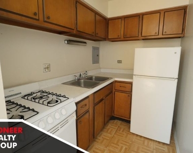 660 W Wrightwood Ave 506 - Photo Thumbnail 3