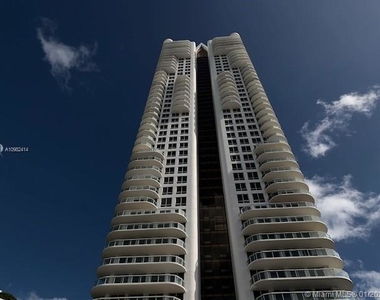 6365 E Collins Ave - Photo Thumbnail 6