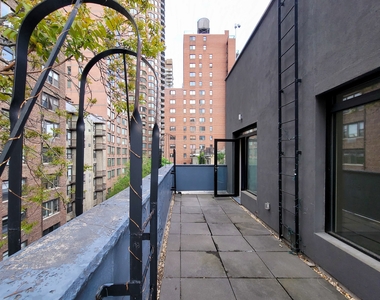 323 East 78th Street - Photo Thumbnail 11