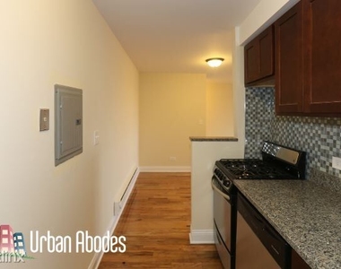 555 W Arlington Pl 409 - Photo Thumbnail 3