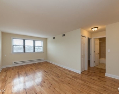 555 W Arlington Pl 402 - Photo Thumbnail 2