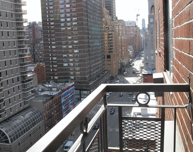 East 89th Street - Photo Thumbnail 9