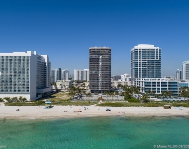 6767 Collins Ave - Photo Thumbnail 13