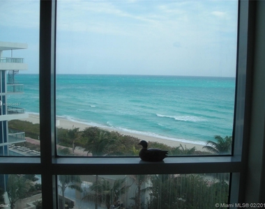 6767 Collins Ave - Photo Thumbnail 4