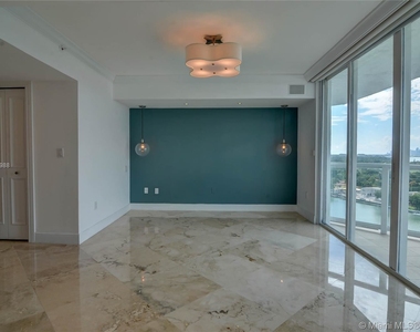 5959 Collins Ave - Photo Thumbnail 12