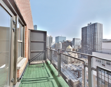 236 East 36th Street - Photo Thumbnail 4