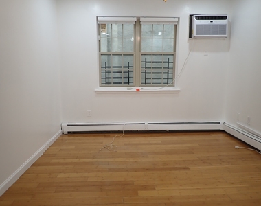 334 Saratoga Avenue - Photo Thumbnail 6