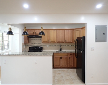 334 Saratoga Avenue - Photo Thumbnail 9