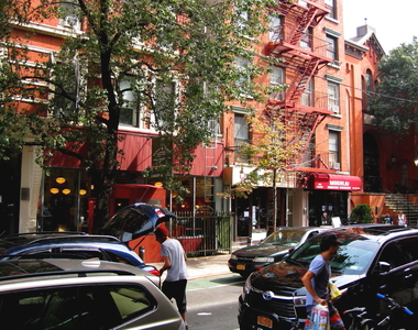 6 Clinton Street - Photo Thumbnail 2