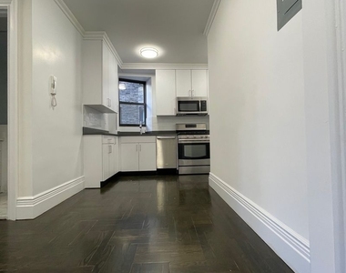 25 West 68th Street - Photo Thumbnail 0