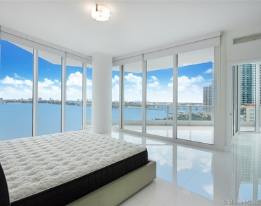 2020 N Bayshore Dr Apt 1703 - Photo Thumbnail 5