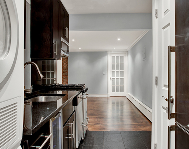 52 Barrow Street, #LL - Photo Thumbnail 2